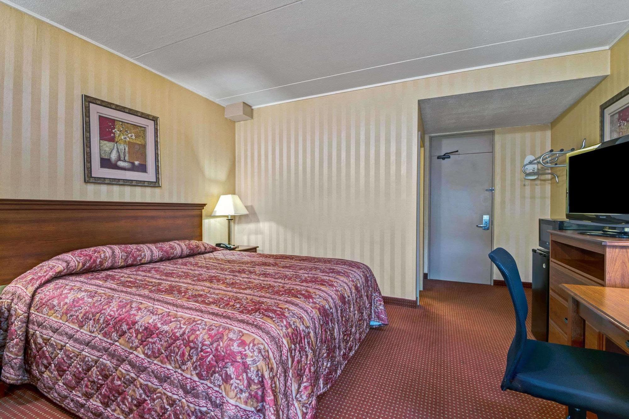 Homespring Inn & Studios - Hartford South - Rocky Hill Extérieur photo