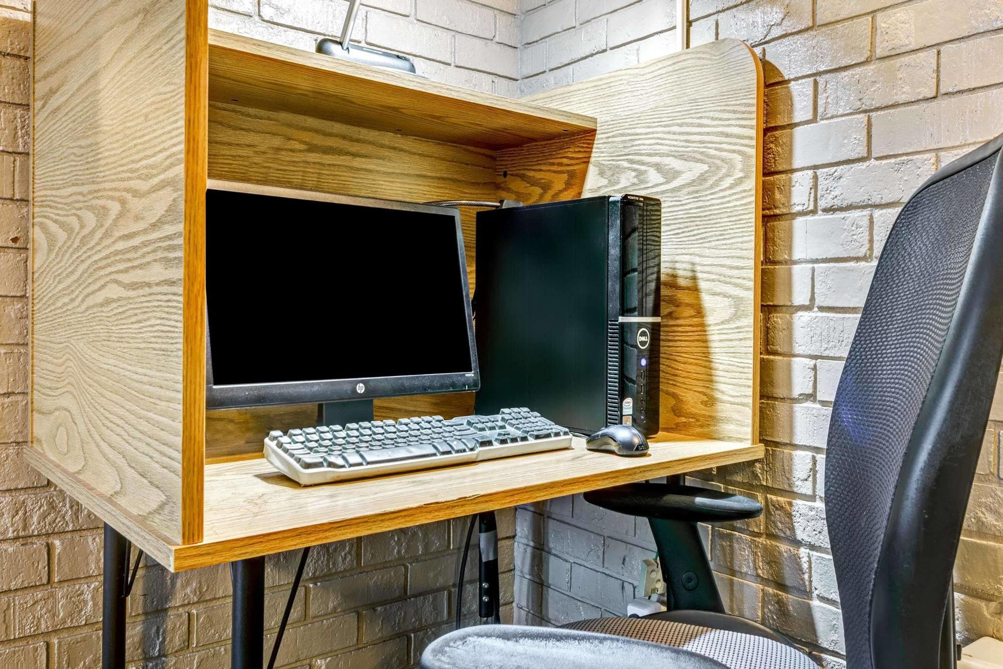 Homespring Inn & Studios - Hartford South - Rocky Hill Extérieur photo