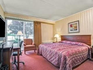 Homespring Inn & Studios - Hartford South - Rocky Hill Extérieur photo